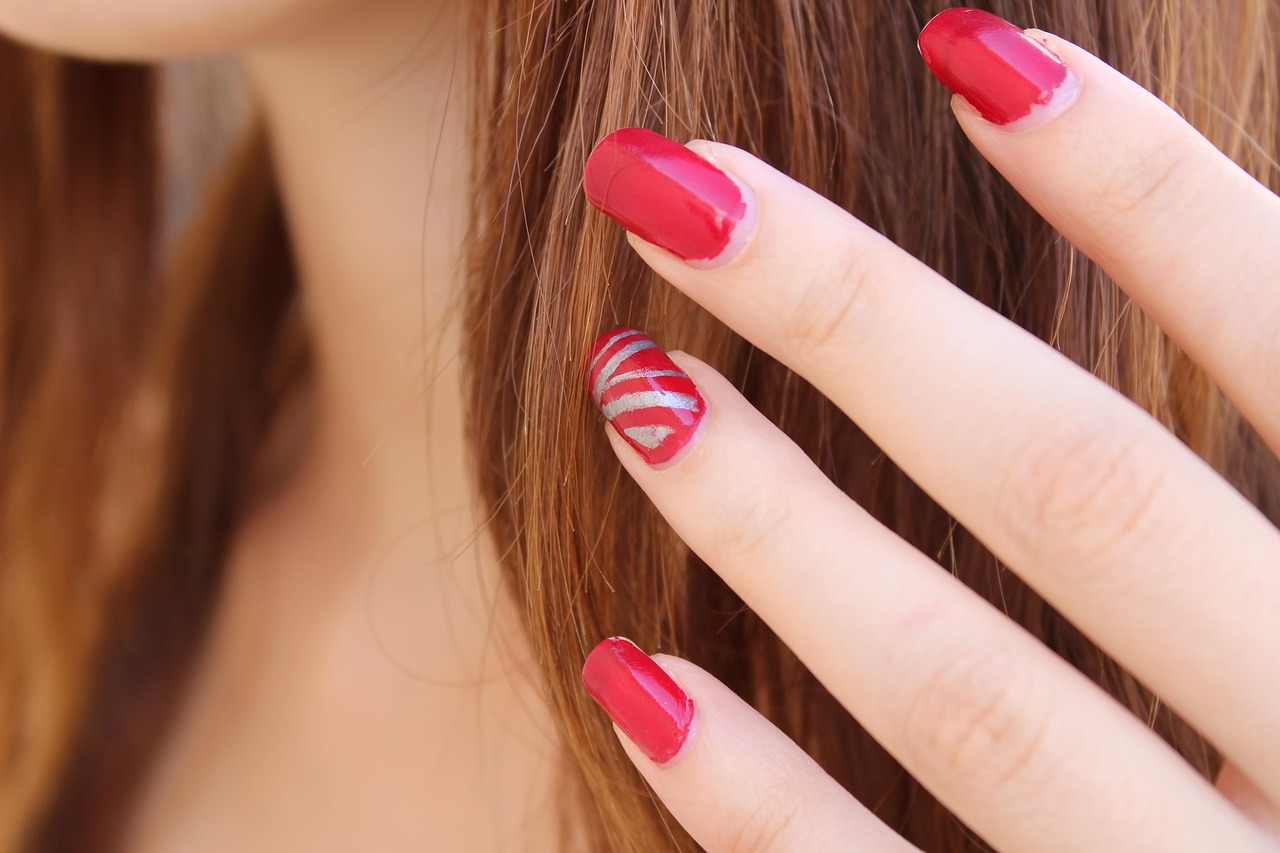 The Complete Guide to Nail Care Between Salon Visits: Keeping Your Manicure Beautiful Longer
