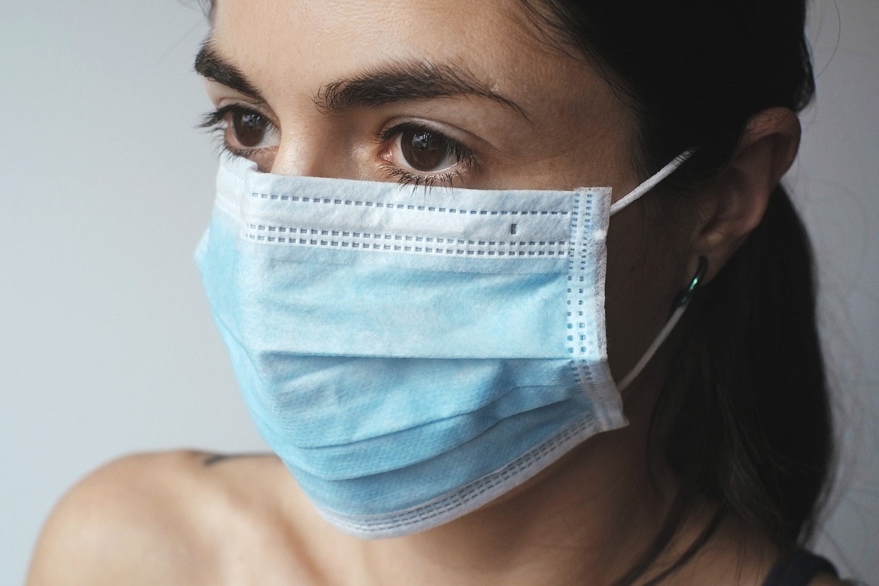 Non-Surgical Rhinoplasty vs Surgical Rhinoplasty: Which Is Right for You in 2026?